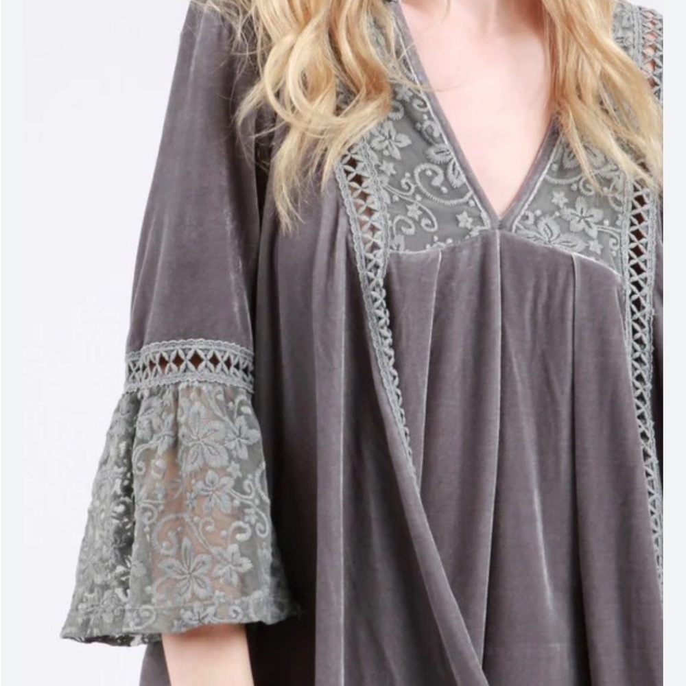POL Elegant Gray Embroidered VELVET Women's Top